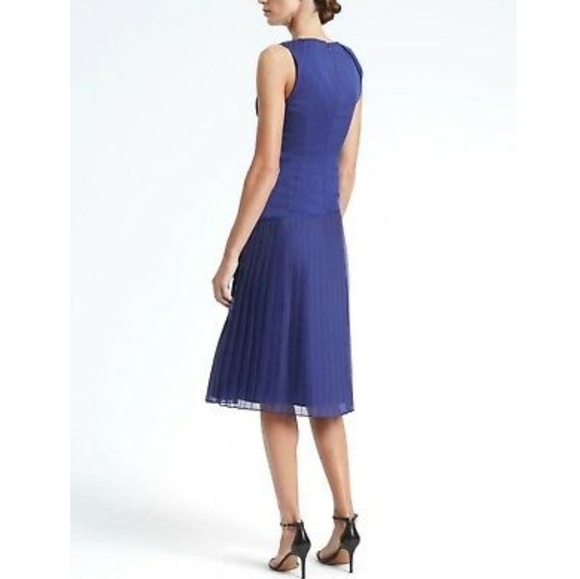 Banana Republic Rouched Fit & Flare Midi Dress - Picture 2 of 5